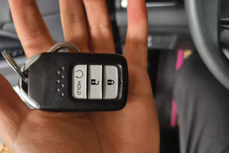 Used Honda Avancier 2017 240TURBO Two-Wheel Drive Elite Edition Vehicle Key