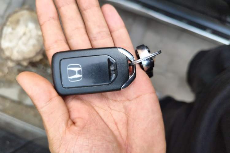Used Honda Avancier 2017 240TURBO Two-Wheel Drive Elite Edition Vehicle Key
