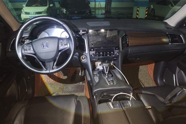 Used Honda Avancier 2017 240TURBO Two-Wheel Drive Luxury Edition Center Console