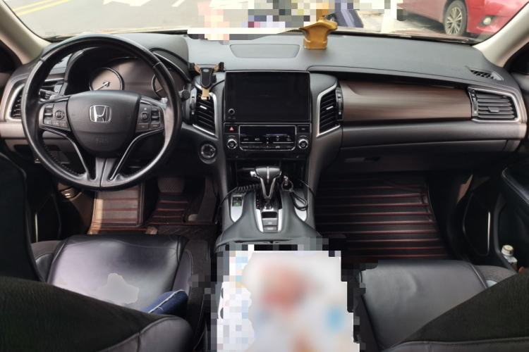 Used Honda Avancier 2017 240TURBO Two-Wheel Drive Premium Edition Center Console