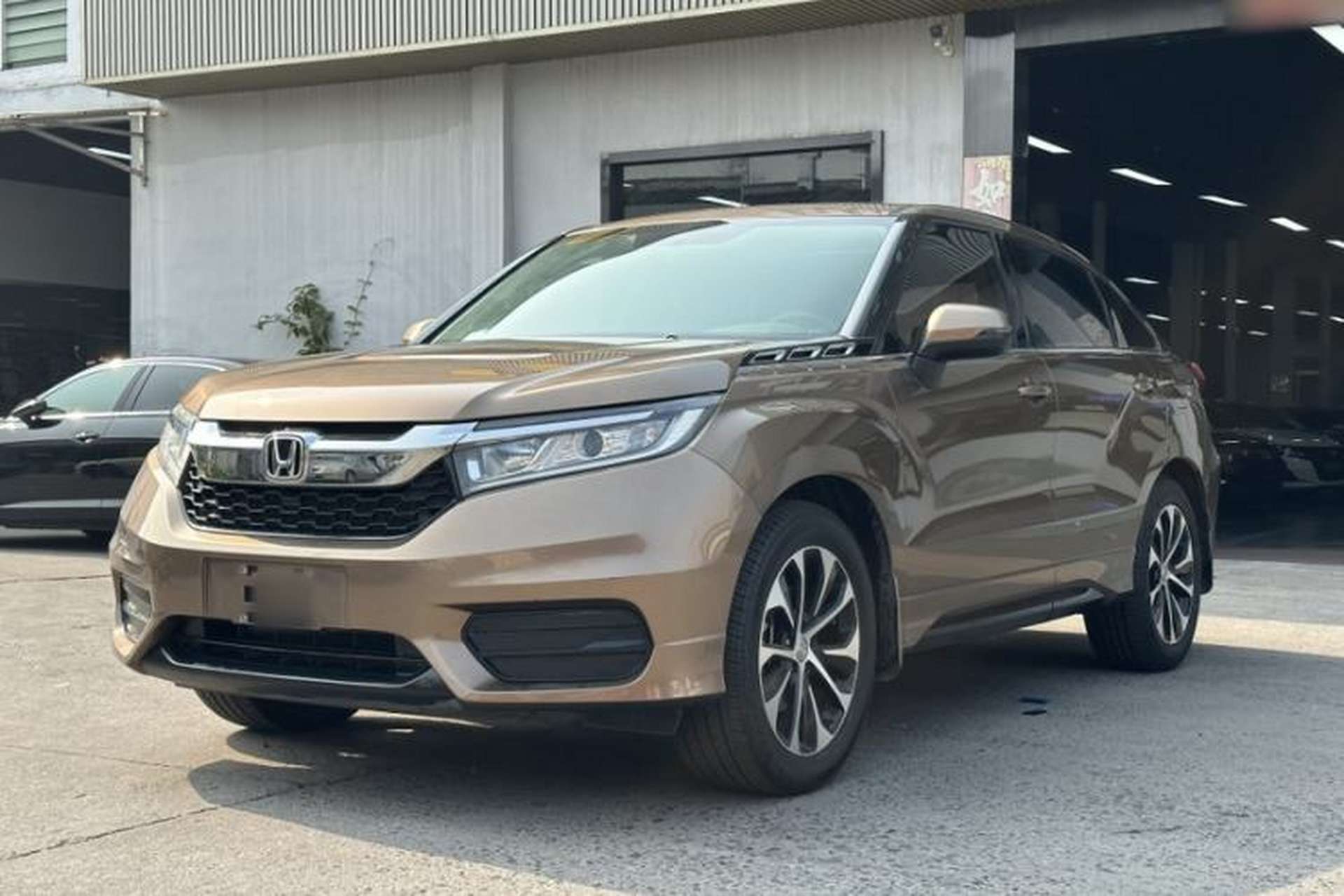 Used Honda Avancier 2017 240TURBO Two-Wheel Drive Comfort Version Front Left 45 Deg