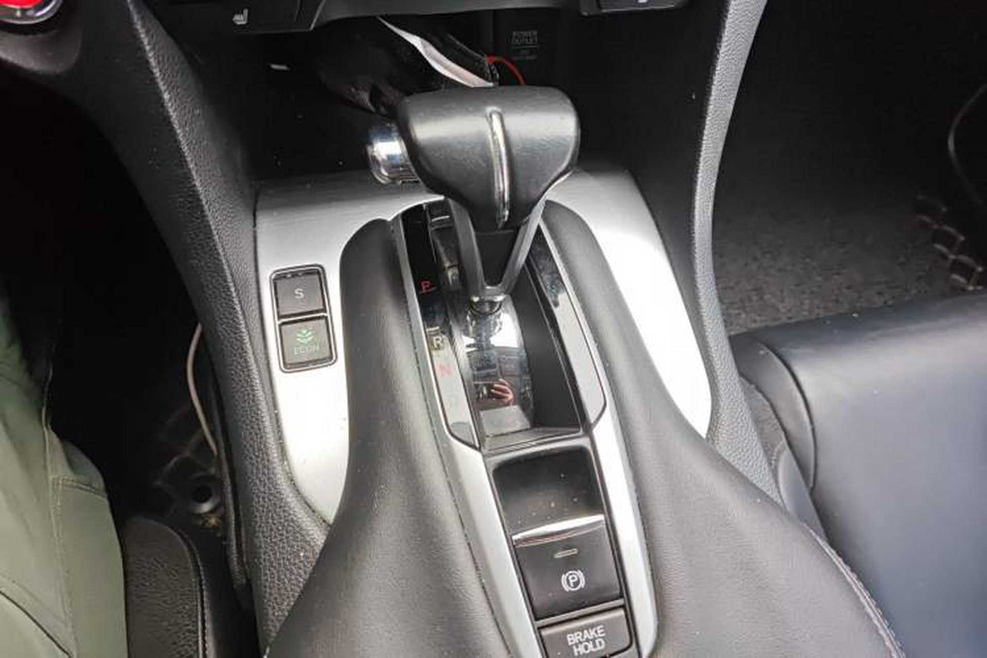 Used Honda Avancier 2017 240TURBO Two-Wheel Drive Premium Edition Gear Lever