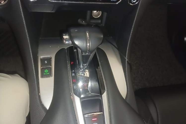 Used Honda Avancier 2017 240TURBO Two-Wheel Drive Comfort Version Gear Lever
