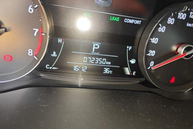 Used Honda Avancier 2017 370TURBO Four-Wheel Drive Supreme Edition Odometer Close Up