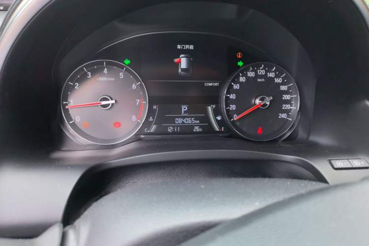 Used Honda Avancier 2017 370TURBO Four-Wheel Drive Supreme Edition Odometer Close Up