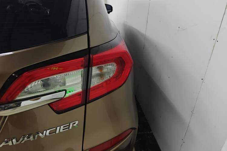 Used Honda Avancier 2017 240TURBO Two-Wheel Drive Premium Edition Right Rear Taillight