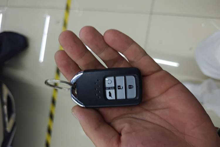Used Honda Avancier 2017 240TURBO Two-Wheel Drive Premium Edition Vehicle Key