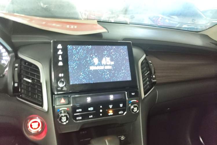 Used Honda Avancier 2017 240TURBO Two-Wheel Drive Comfort Version Audio And AC Panel
