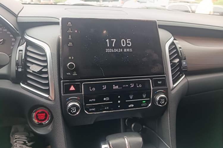 Used Honda Avancier 2017 240TURBO Two-Wheel Drive Comfort Version Audio And AC Panel