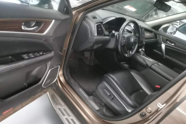Used Honda Avancier 2017 240TURBO Two-Wheel Drive Premium Edition Driver Seat
