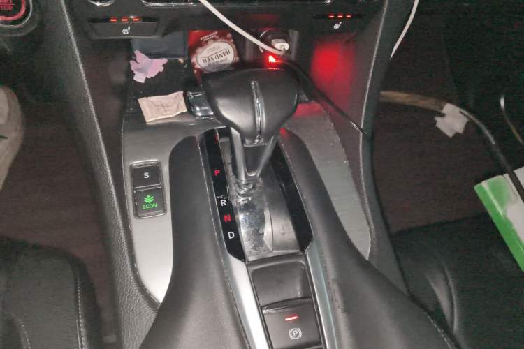 Used Honda Avancier 2017 240TURBO Two-Wheel Drive Premium Edition Gear Lever