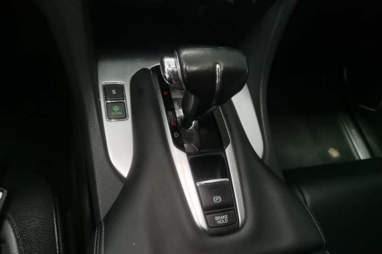 Used Honda Avancier 2017 240TURBO Two-Wheel Drive Premium Edition Gear Lever