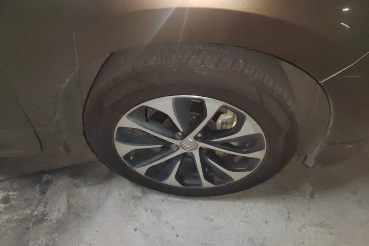 Used Honda Avancier 2017 240TURBO Two-Wheel Drive Premium Edition Right Front Wheel Hub