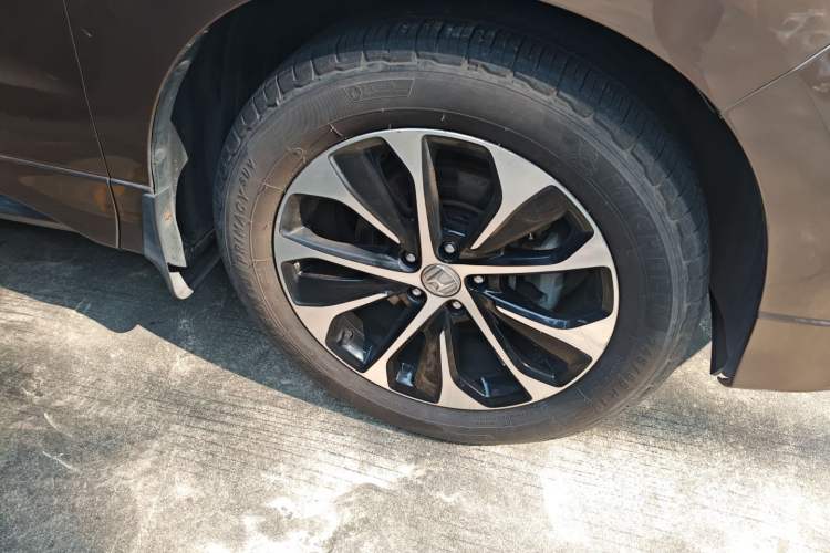 Used Honda Avancier 2017 240TURBO Two-Wheel Drive Premium Edition Right Front Wheel Hub