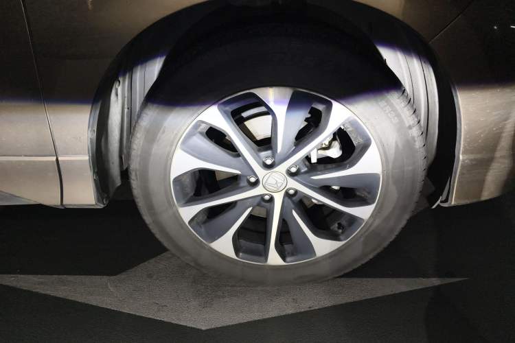 Used Honda Avancier 2017 240TURBO Two-Wheel Drive Premium Edition Right Front Wheel Hub