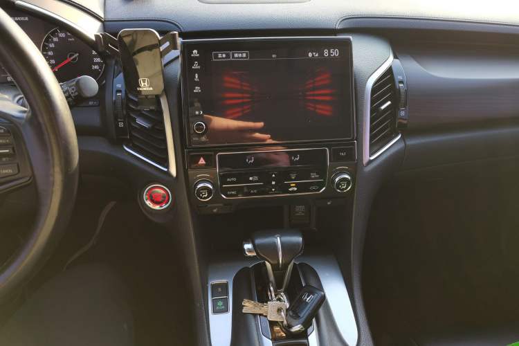 Used Honda Avancier 2017 240TURBO Two-Wheel Drive Premium Edition Audio And AC Panel
