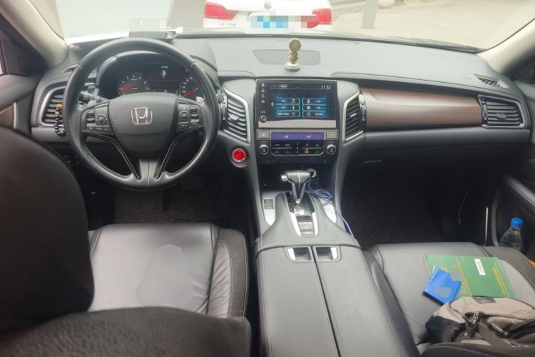 Used Honda Avancier 2017 240TURBO Two-Wheel Drive Premium Edition Center Console