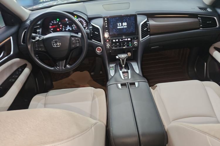 Used Honda Avancier 2017 240TURBO Two-Wheel Drive Premium Edition Center Console