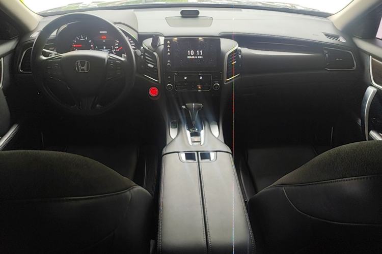 Used Honda Avancier 2017 240TURBO Two-Wheel Drive Premium Edition Center Console