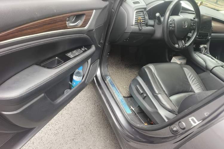 Used Honda Avancier 2017 240TURBO Two-Wheel Drive Premium Edition Driver Seat