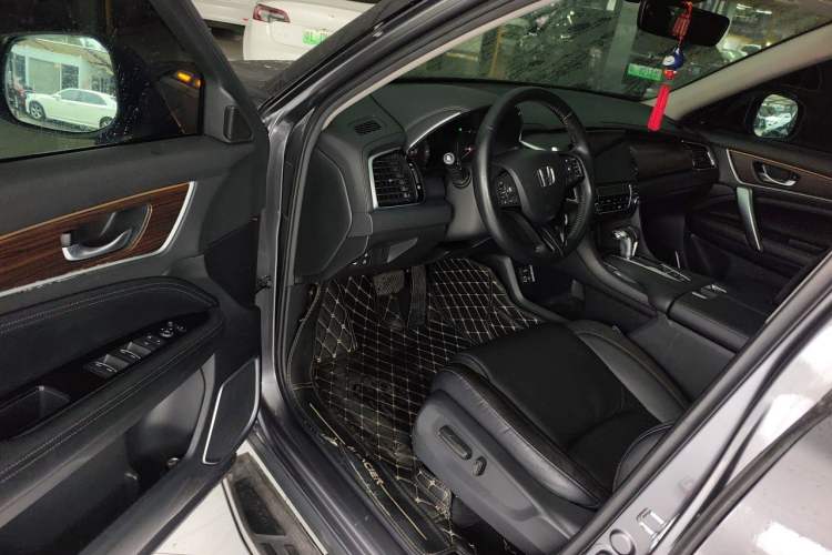 Used Honda Avancier 2017 240TURBO Two-Wheel Drive Premium Edition Driver Seat