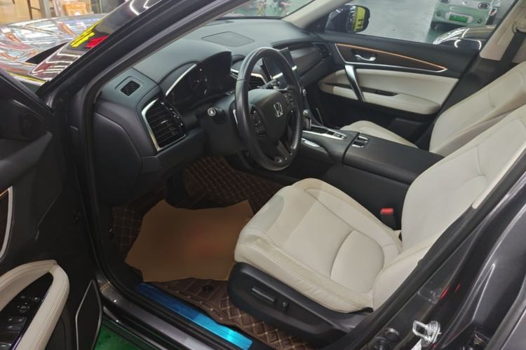 Used Honda Avancier 2017 240TURBO Two-Wheel Drive Premium Edition Driver Seat