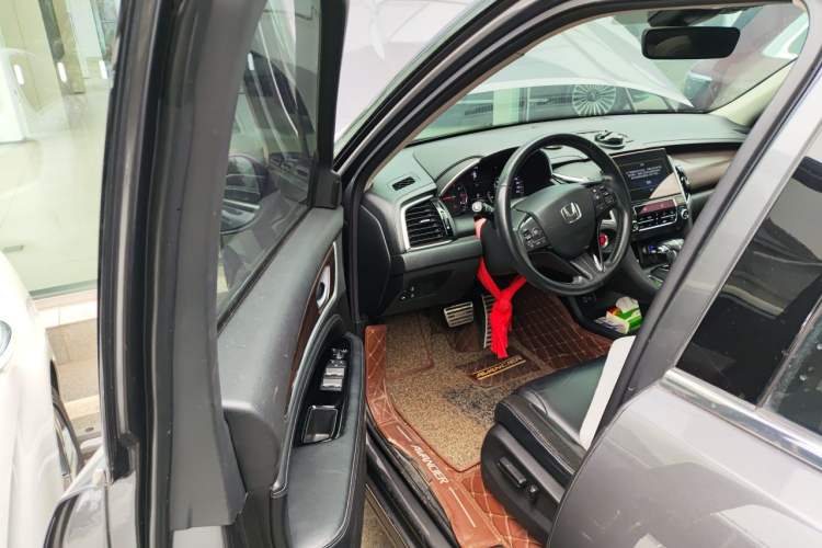 Used Honda Avancier 2017 240TURBO Two-Wheel Drive Premium Edition Driver Seat