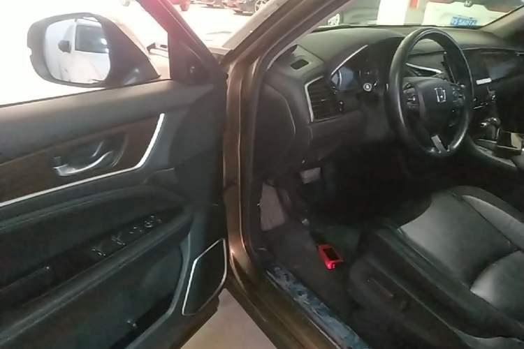 Used Honda Avancier 2017 240TURBO Two-Wheel Drive Luxury Edition Driver Seat