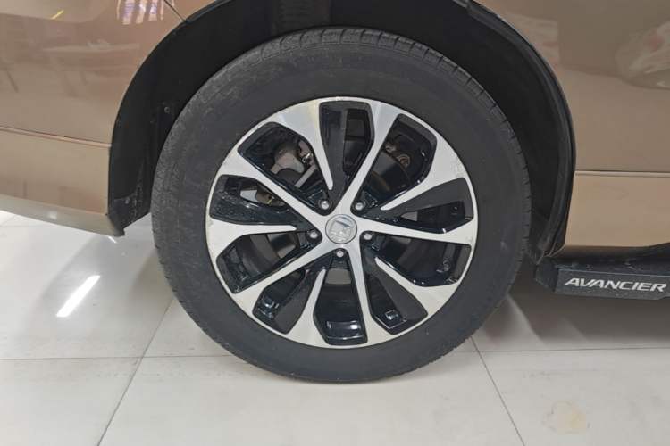 Used Honda Avancier 2017 240TURBO Two-Wheel Drive Premium Edition Exterior 5