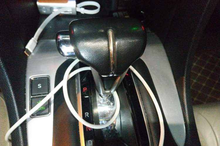 Used Honda Avancier 2017 240TURBO Two-Wheel Drive Premium Edition Gear Lever