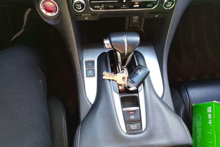 Used Honda Avancier 2017 240TURBO Two-Wheel Drive Premium Edition Gear Lever