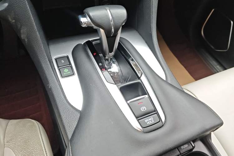 Used Honda Avancier 2017 240TURBO Two-Wheel Drive Luxury Edition Gear Lever