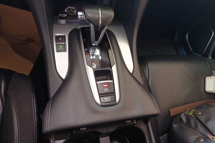 Used Honda Avancier 2017 240TURBO Two-Wheel Drive Premium Edition Gear Lever