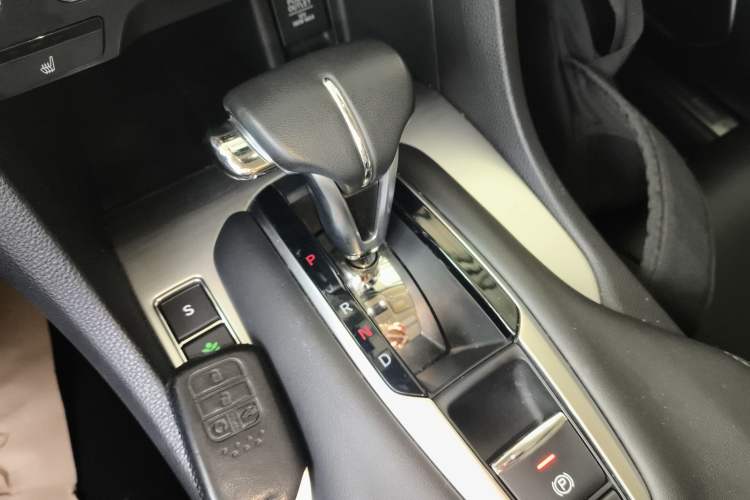 Used Honda Avancier 2017 240TURBO Two-Wheel Drive Premium Edition Gear Lever