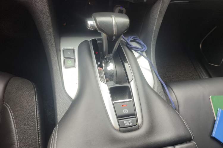 Used Honda Avancier 2017 240TURBO Two-Wheel Drive Premium Edition Gear Lever