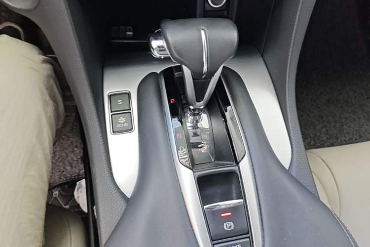 Used Honda Avancier 2017 240TURBO Two-Wheel Drive Premium Edition Gear Lever
