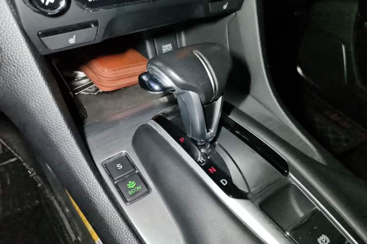 Used Honda Avancier 2017 240TURBO Two-Wheel Drive Premium Edition Gear Lever