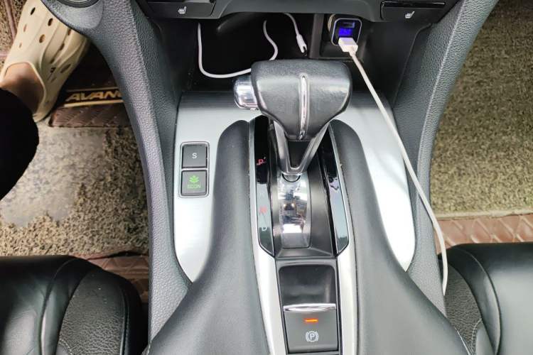 Used Honda Avancier 2017 240TURBO Two-Wheel Drive Premium Edition Gear Lever