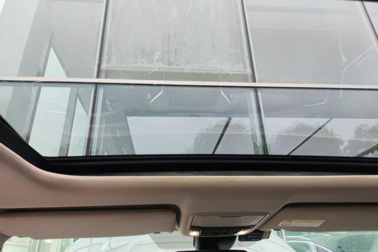 Used Honda Avancier 2017 240TURBO Two-Wheel Drive Premium Edition Headliner