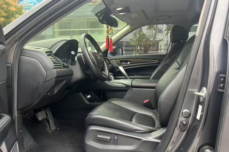 Used Honda Avancier 2017 240TURBO Two-Wheel Drive Premium Edition Interior 2