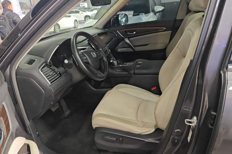 Used Honda Avancier 2017 240TURBO Two-Wheel Drive Premium Edition Left Front Seat