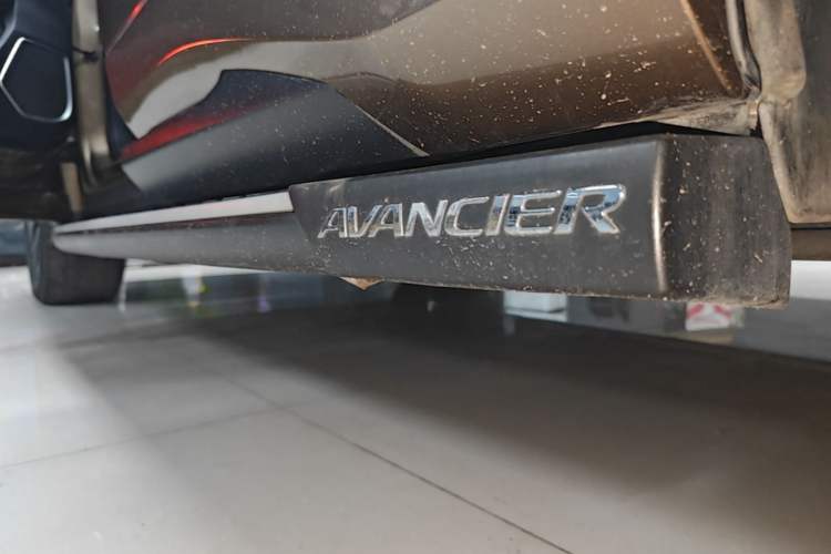 Used Honda Avancier 2017 240TURBO Two-Wheel Drive Premium Edition Left Side Sill