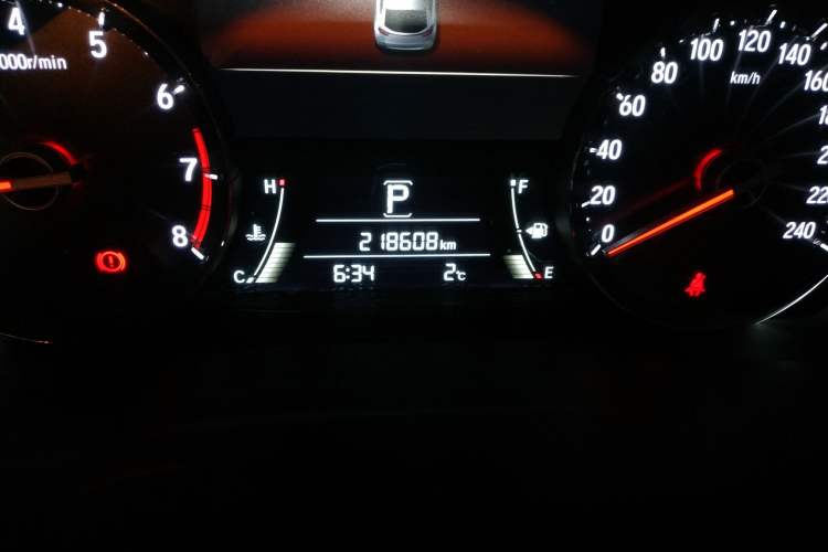 Used Honda Avancier 2017 240TURBO Two-Wheel Drive Premium Edition Odometer Close Up