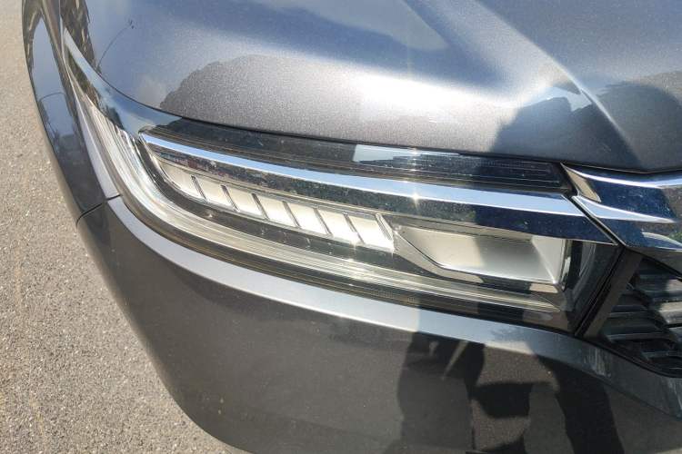 Used Honda Avancier 2017 240TURBO Two-Wheel Drive Premium Edition Right Front Headlight