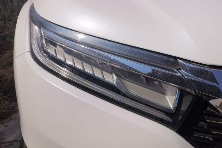 Used Honda Avancier 2017 240TURBO Two-Wheel Drive Premium Edition Right Front Headlight