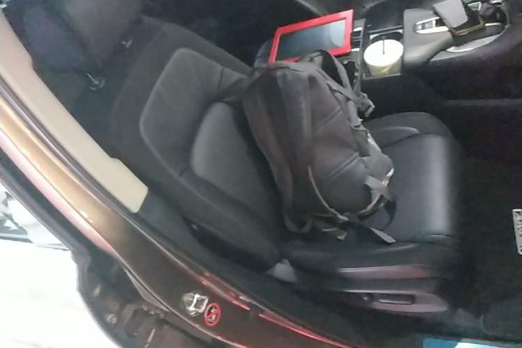 Used Honda Avancier 2017 240TURBO Two-Wheel Drive Luxury Edition Right Front Seat