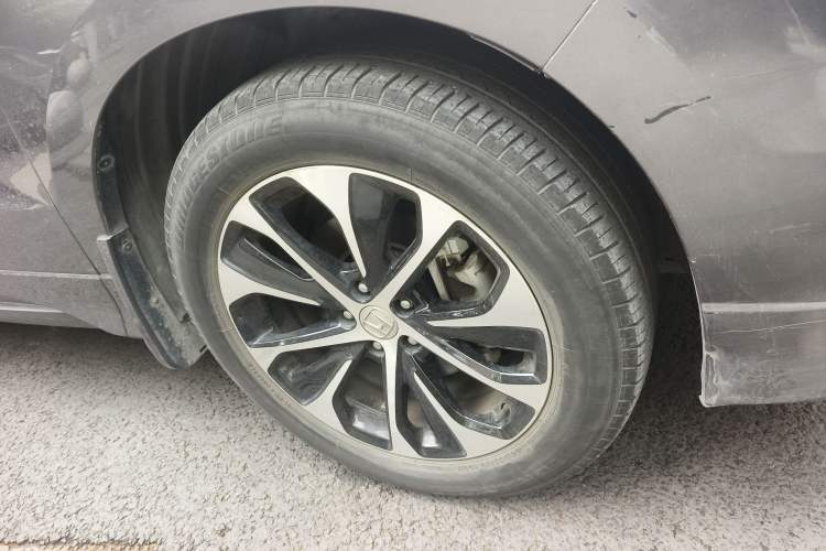 Used Honda Avancier 2017 240TURBO Two-Wheel Drive Premium Edition Right Front Wheel Hub