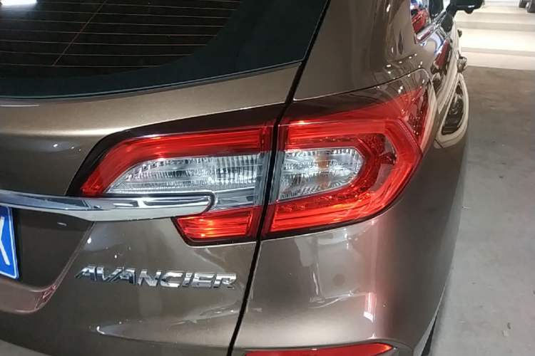 Used Honda Avancier 2017 240TURBO Two-Wheel Drive Luxury Edition Right Rear Taillight