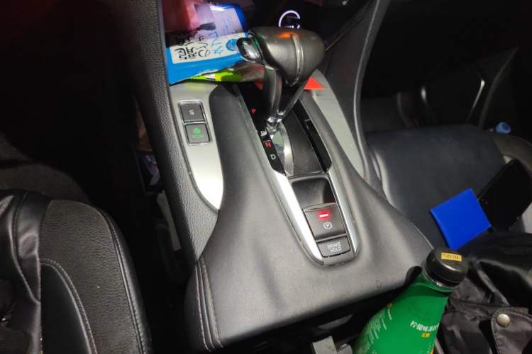 Used Honda Avancier 2017 240TURBO Two-Wheel Drive Premium Edition Gear Lever