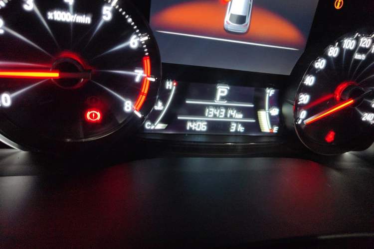Used Honda Avancier 2017 240TURBO Two-Wheel Drive Premium Edition Odometer Close Up